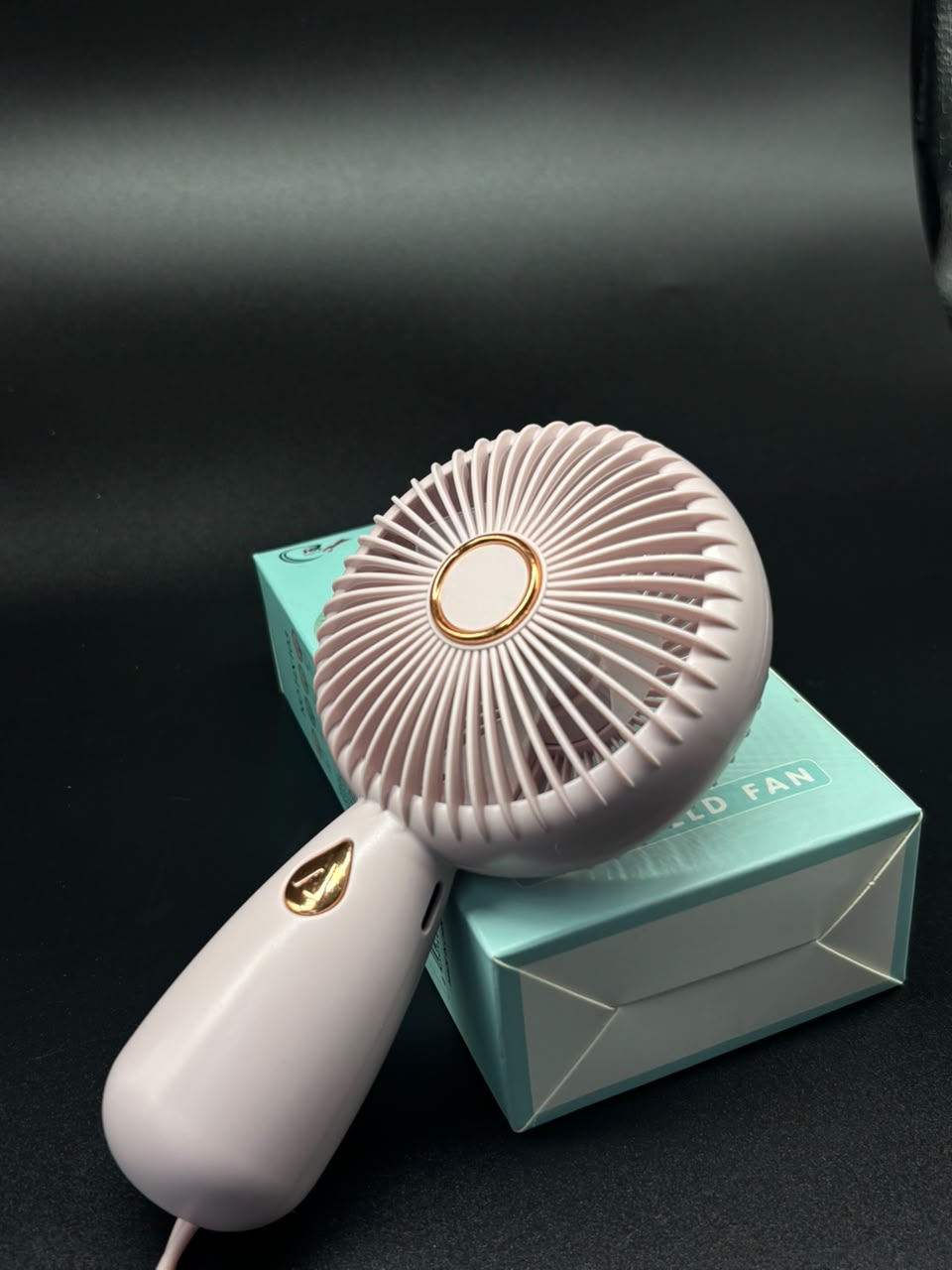 El mini ventilador recargable